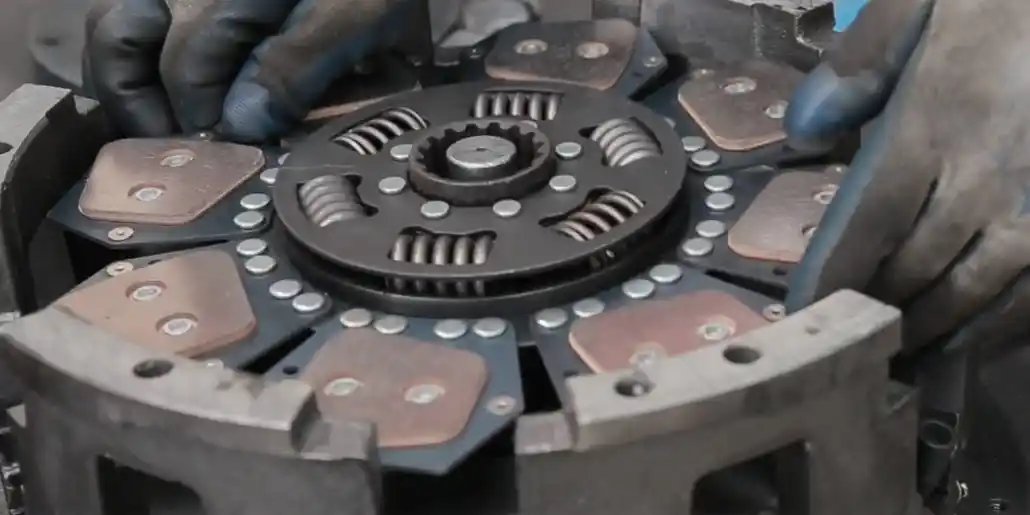 Correct operation steps of agricultural clutch